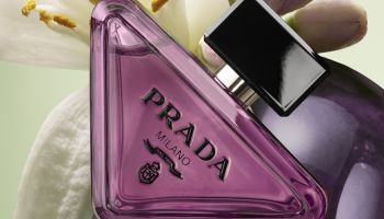 PRADA PARADOXE začíná psát novou kapitolu a uvádí vůni PRADA PARADOXE SWEET CHEMISTRY
