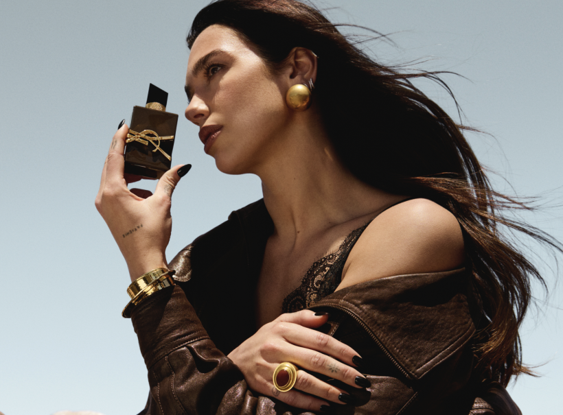 Dua Lipa ve svém živlu. YSL Beauty představuje LIBRE Santal Couture