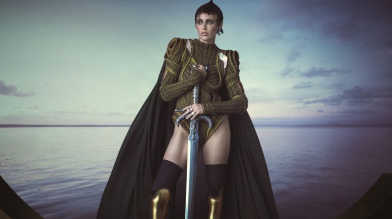 foto: Emma Summerton / se svolením Pirelli Calendar 2023