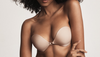 Nová kolekce spodního prádla Victoria's Secret vyřeší všechny vaše stylingové problémy s hlubokými výstřihy i odhalenými zády