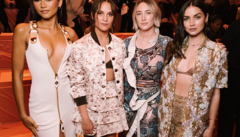 Nicolas Ghesquière představil jarní kolekci Louis Vuitton ideální pro cestování. Přehlídka se konala na staveništi, kde do budoucna vznikne mega komplex módního domu