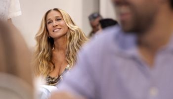 Co si vezmu na sebe? To je otázka, kterou zkoumá herečka Sarah Jessica Parker a zpěvák Mahmood v nové kampani Zalando