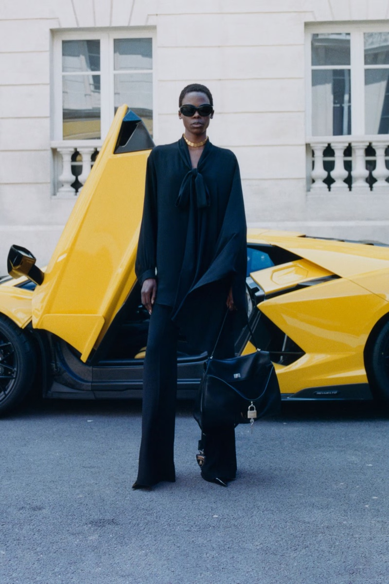 Balenciaga x Lamborghini / foto: se svolením Balenciaga