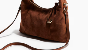 R --- Hnědá semišová kabelka. Hvězda, která by letošní zimu neměla chybět ve vašem šatníku