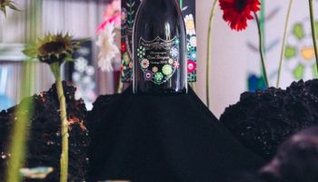 Dom Pérignon × Takaši Murakami: Když bublinky rozkvétají