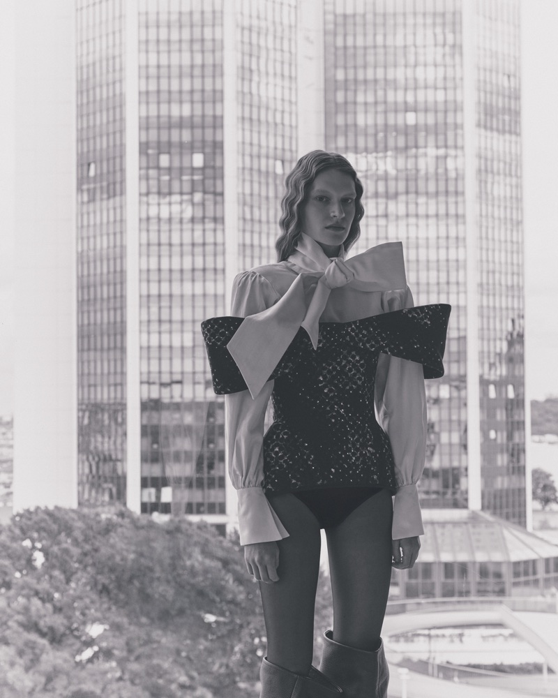 Karolína Čápková v editorialu Vogue Portugal / foto: Andreas Ortner