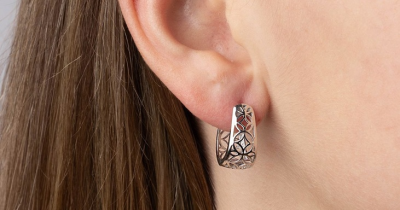 Dámské stříbrné náušnice Niké s antickým vzorem