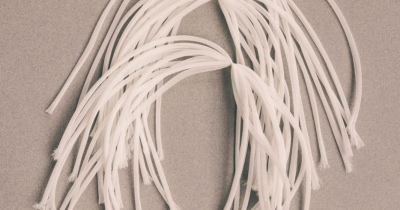 šaty Chanel pro Selenu Gomez na Zlaté glóby 2026