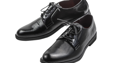 Černé polobotky, obchod Baťa