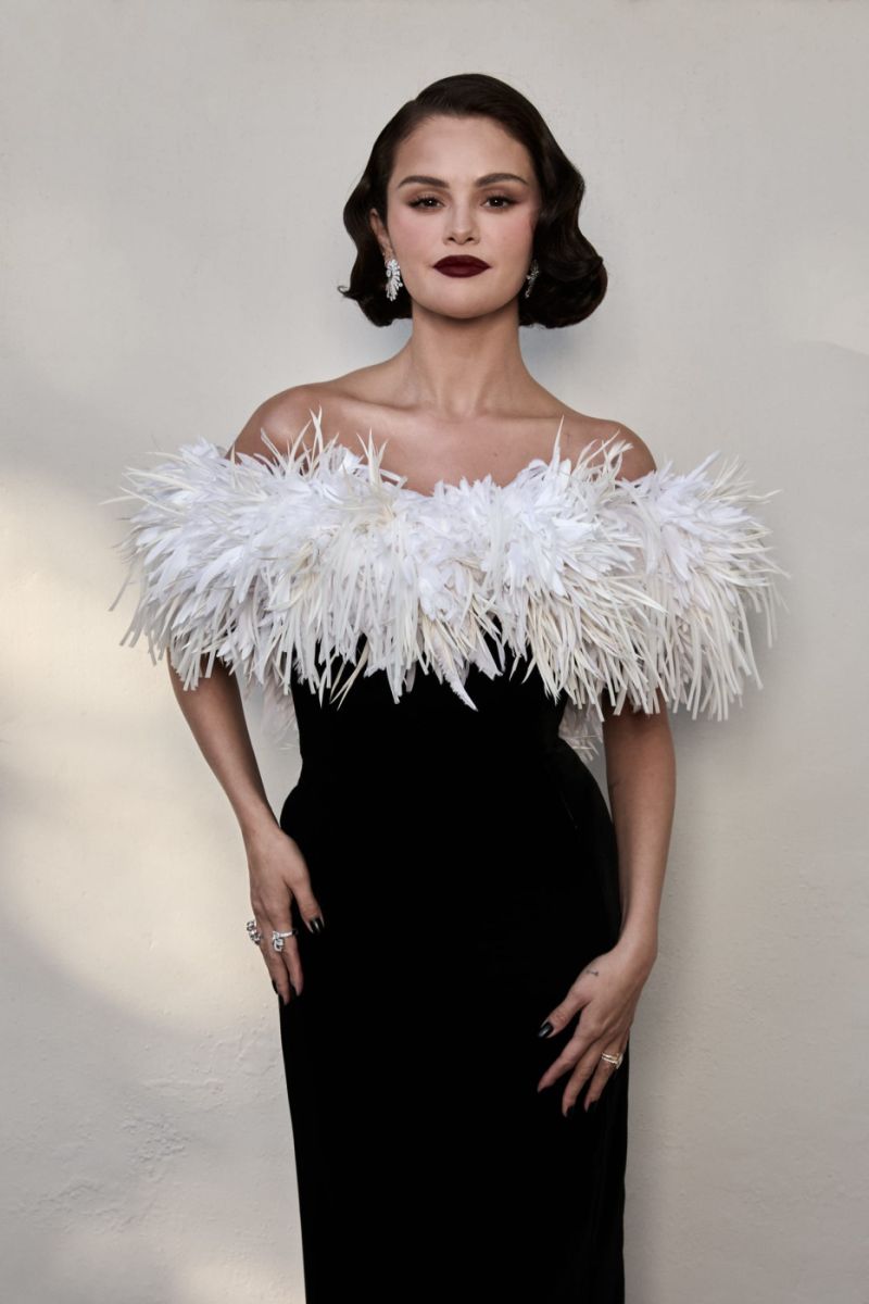 Selena Gomez v šatech Chanel na Zlaté glóby 2026