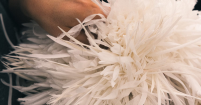 šaty Chanel pro Selenu Gomez na Zlaté glóby 2026