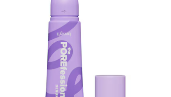 Beauty novinky, které stojí za místo na vaší poličce. Od mikroexfoliace s kamélií po exozomy nové generace