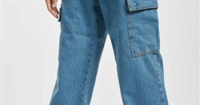 Široké džíny - light blue denim DEF 1 100 Kč / foto: Zalando