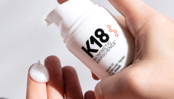 Maska na vlasy, kterou si zamilovala i Hailey Bieber