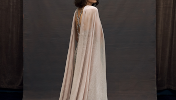 Producentka Alžběta Karásková převzala Oscara v róbě české návrhářky Lucie Kutálkové