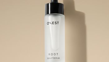 Beauty novinky, které definují rok 2026. Vlasová péče, juicy tvářenky i nový J’adore Intense inspirovaný Rihannou