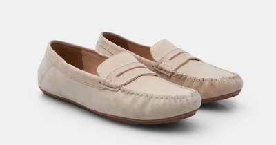 Semišové dámské mokasíny Baťa 1.499 Kč