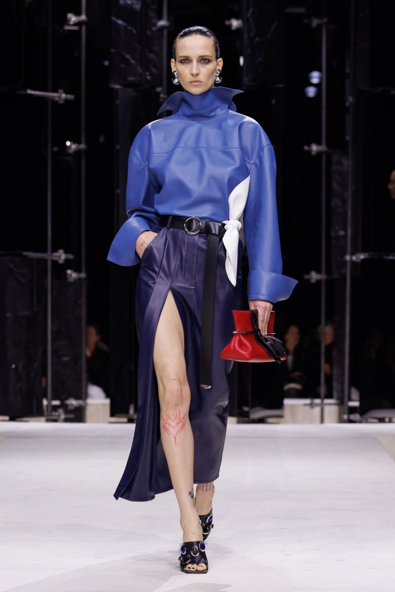 Valentino SS 27/ se svolením Valentino